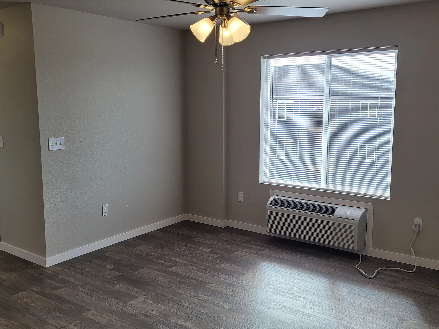 1 bed, 817 sqft, $1,200 — Photo 2