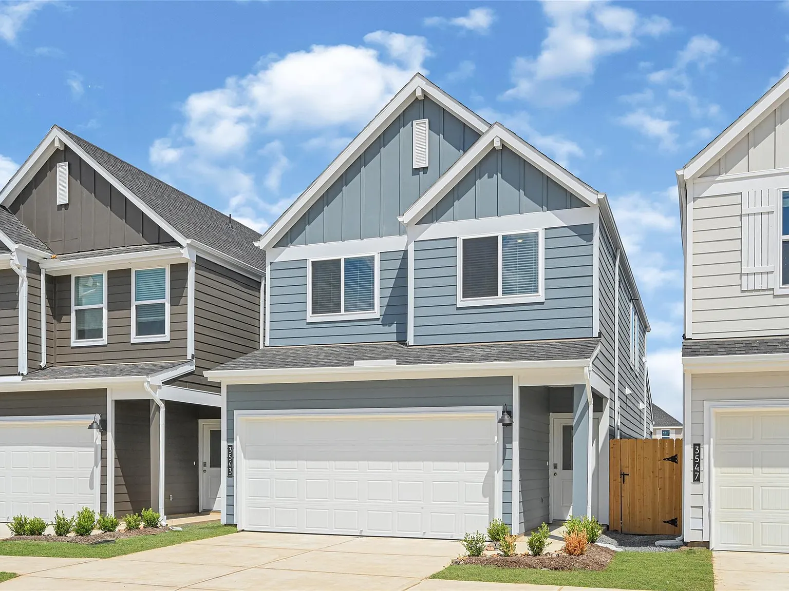 3 bed, 2.5 bath, 1820 sqft, $2,345 — Photo 2