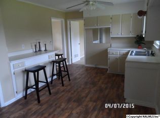 2201 Glen Iris Rd NW, Huntsville, AL 35810