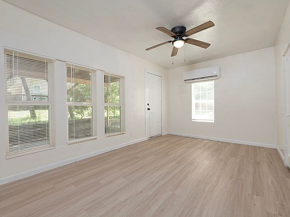 2nd image of 806 N Union Ave