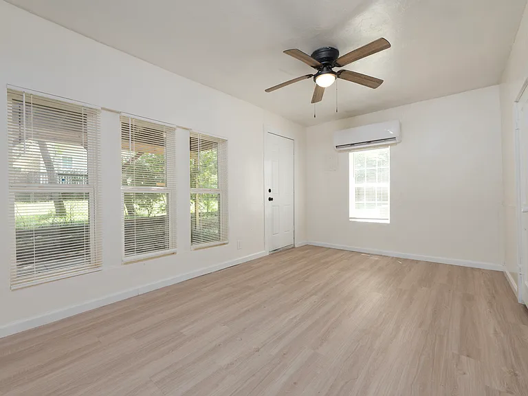 806 N Union Ave — Photo 2