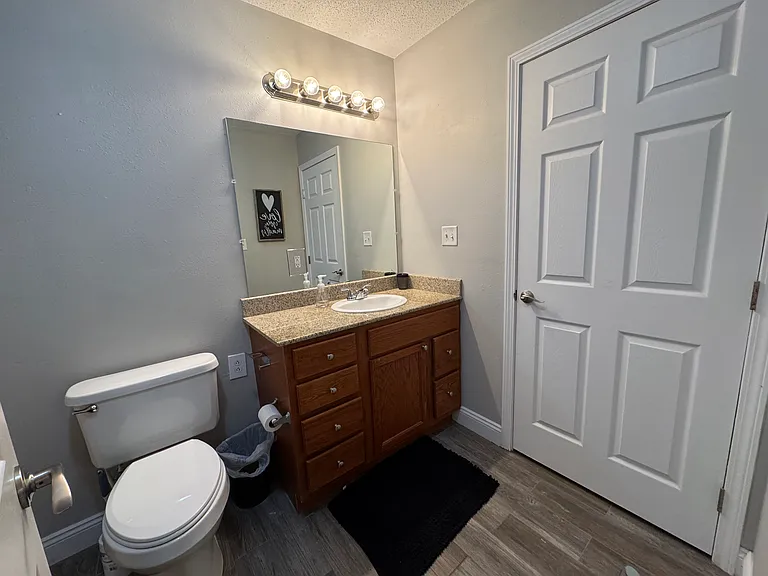 4229 Lancaster Dr — Photo 9