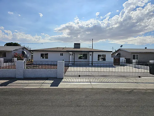 1206 S 9th Ave Photo 1