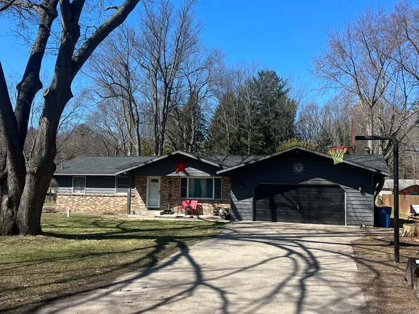 1439 Ivanhoe Rd, Ludington, MI 49431