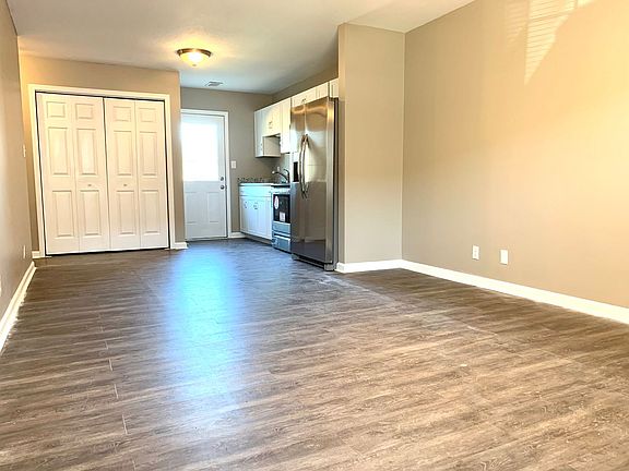 3rd image of 604 Cory Dr APT B