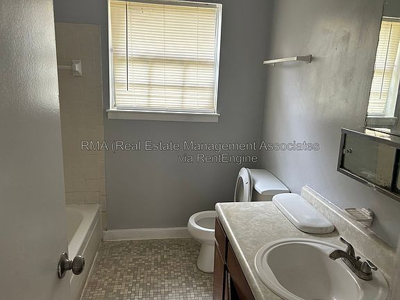 5th image of 1110 W Poplar St #P1