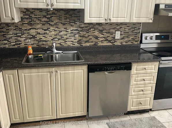 49 Silverstone Dr #501, Toronto, ON M9V 3G2