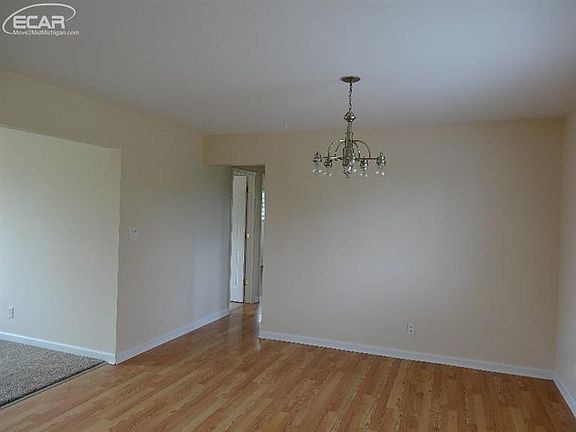 3rd image of 1815 Lonsberry Dr