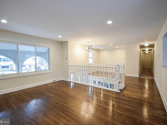 5th image of 257 Essex Ave