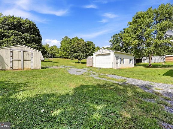 5th image of 589 Ruebuck Rd