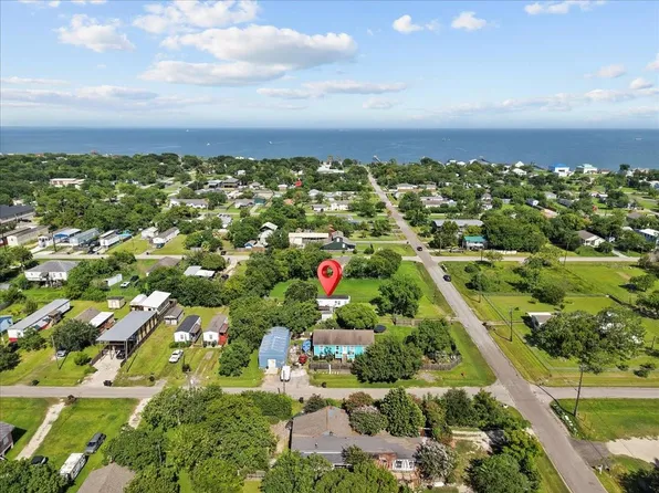 710 Broadway, San Leon, TX 77539