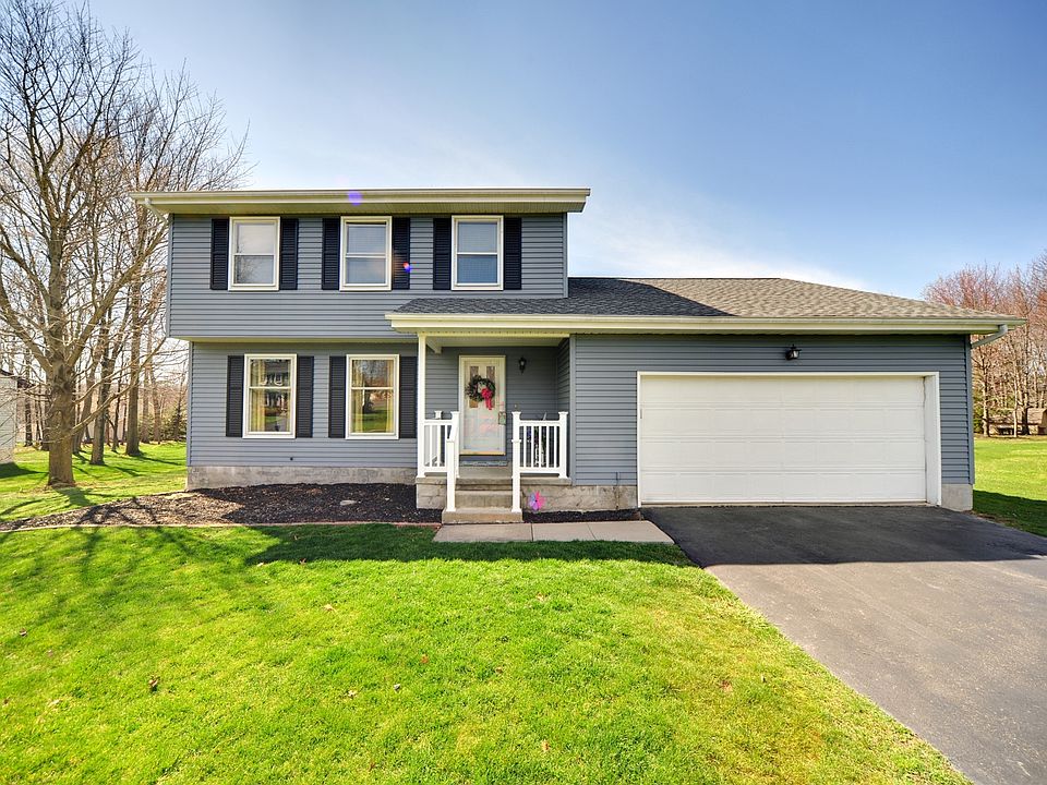 1st image of 530 W Regency Cir