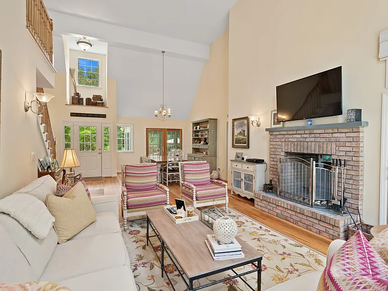 82 Northview Hills Ct — Photo 6