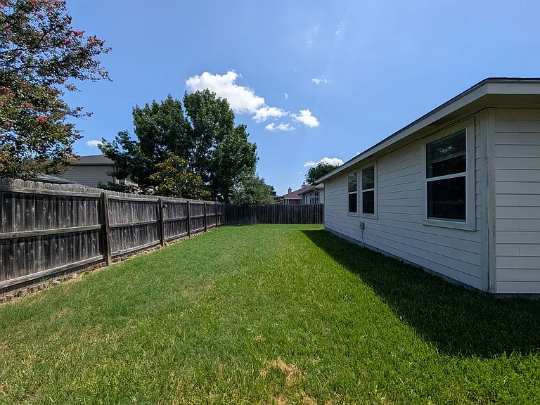 341 Placid Mdw — Photo 27