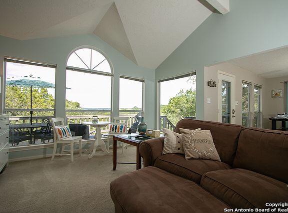 3rd image of 1204 Lakeside Dr E