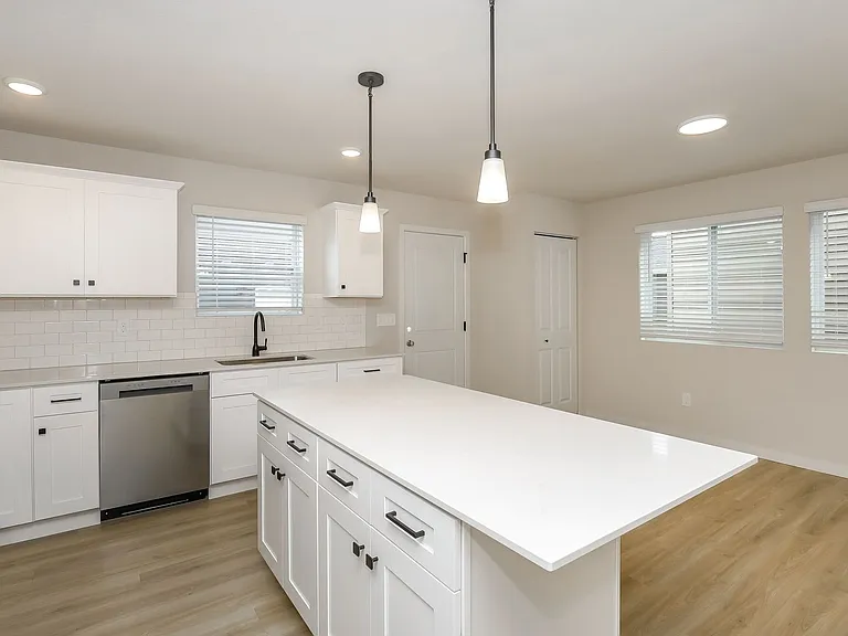 1835 Kingfisher Cir — Photo 11