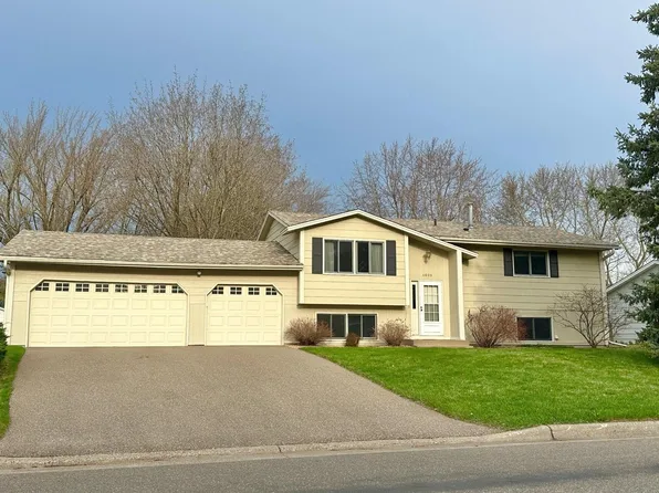 4609 Carolyn Ln, White Bear Lake, MN 55110