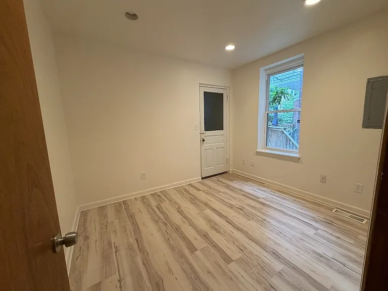 215 Buckingham Pl #1 — Photo 14