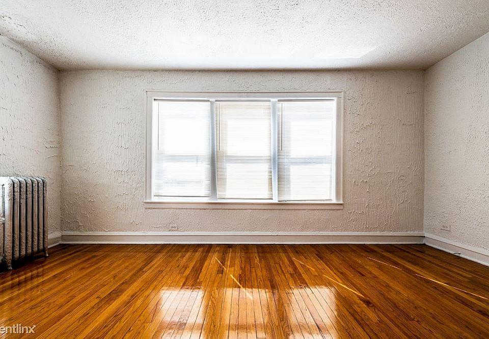 8057 S Laflin Apartments Chicago Living Room_02
