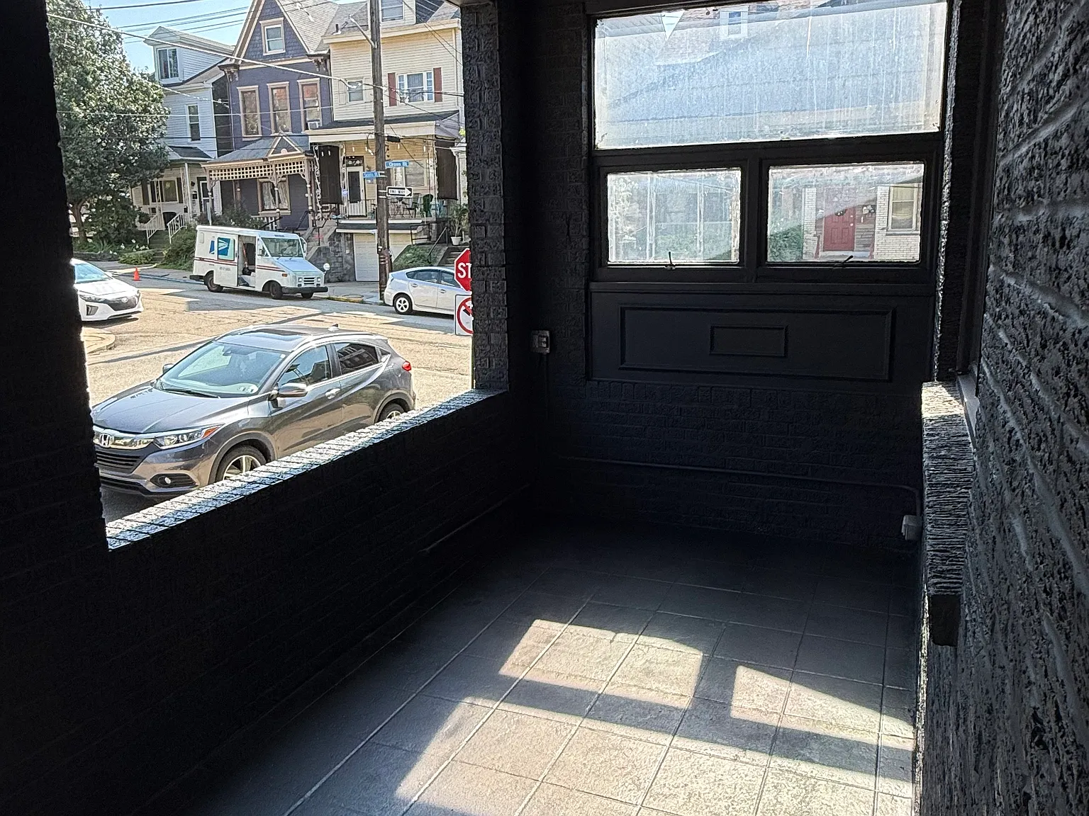 3 bed, 2084 sqft, $3,400 — Photo 4