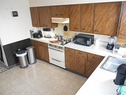 3rd image of 322 Ringwood Ave #1
