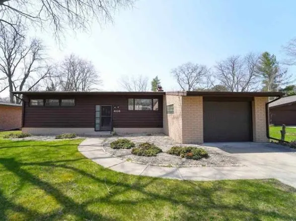 4114 Chelsea Ct, Midland, MI 48640