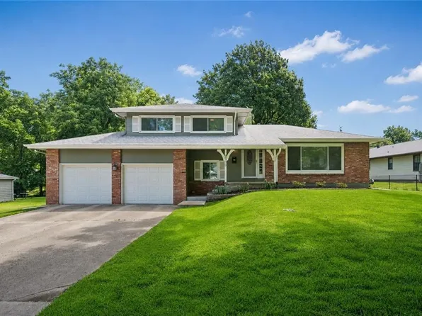 8039 Hemlock St, Overland Park, KS 66204
