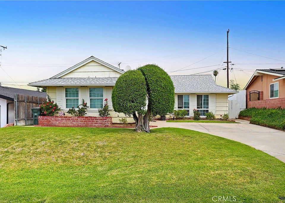 1st image of 15147 Caravaca Rd