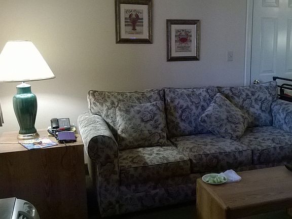 Flat screen tv in living roo