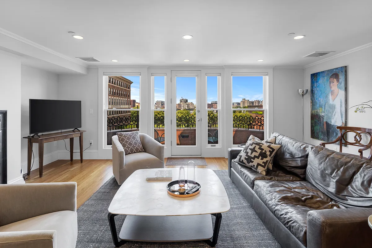 Building Photo - 101 Beacon St #PENTHOUSE