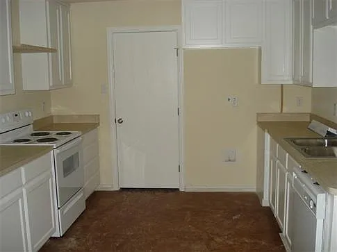 3 bed, 1355 sqft, $1,595 — Photo 3