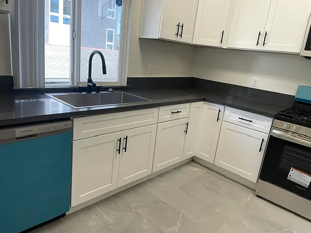 2436 Barry Ave #3 — Photo 8