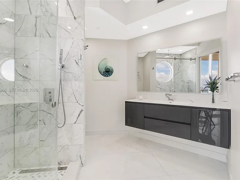 7330 Ocean Ter #2404 — Photo 17