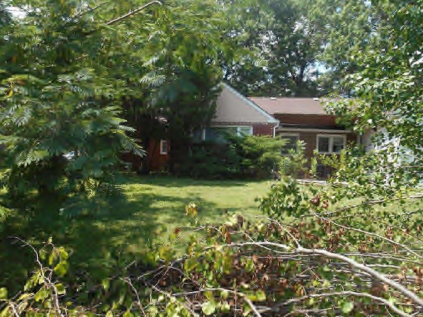 2nd image of 2811 S Westport Rd
