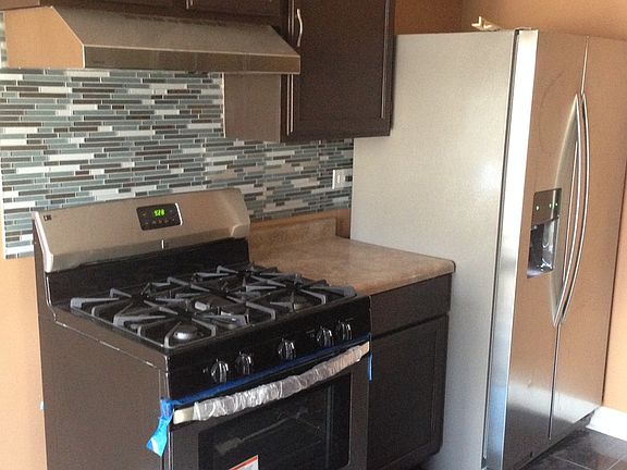 5th image of 157 Peter Ct Unit D