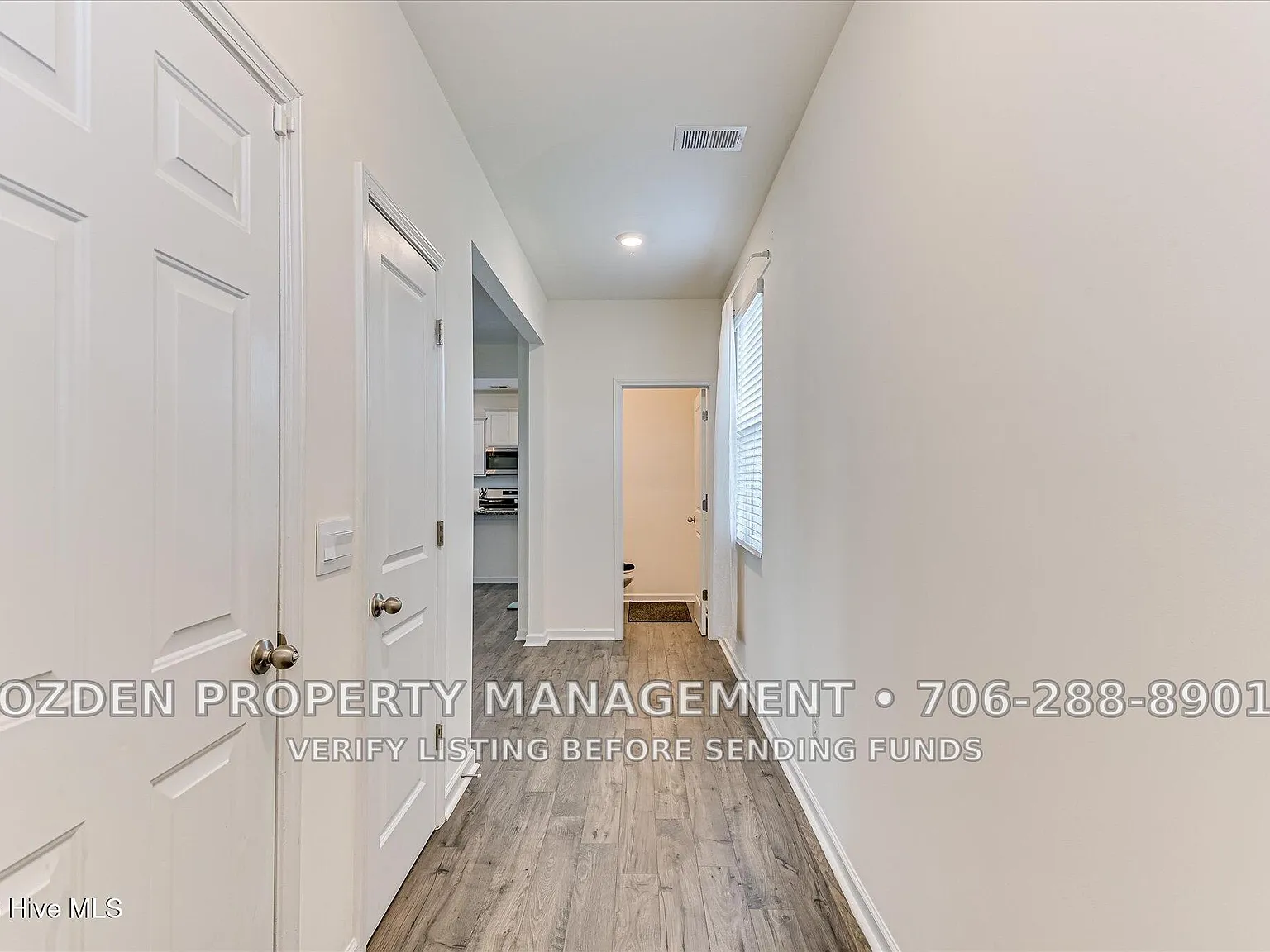 Studio, 2.5 bath, 1976 sqft, $1,965 — Photo 4