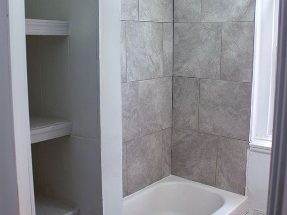 2nd image of 5005 Woodland Ave