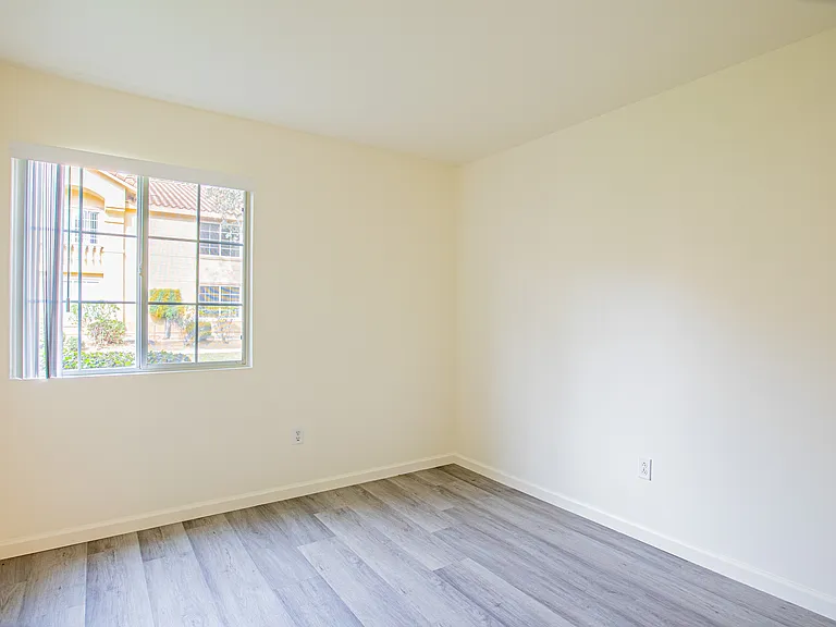 32404 Penrose St #304 — Photo 7