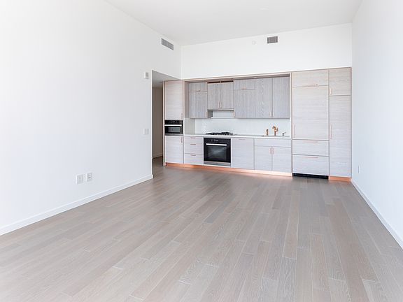 4th image of 138 Willoughby St Unit Phg