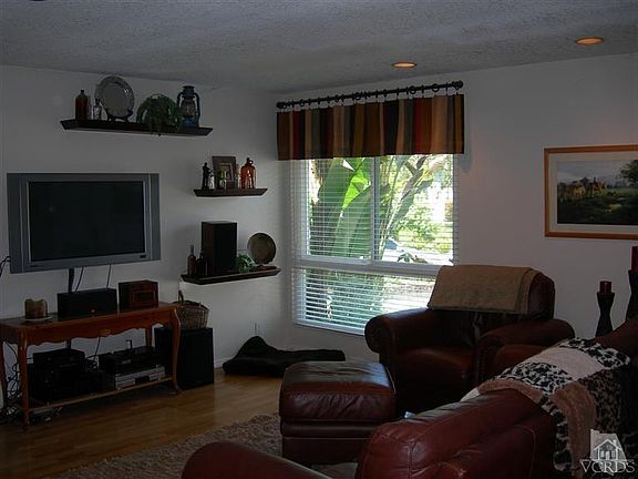 4th image of 896 Kenmore Cir
