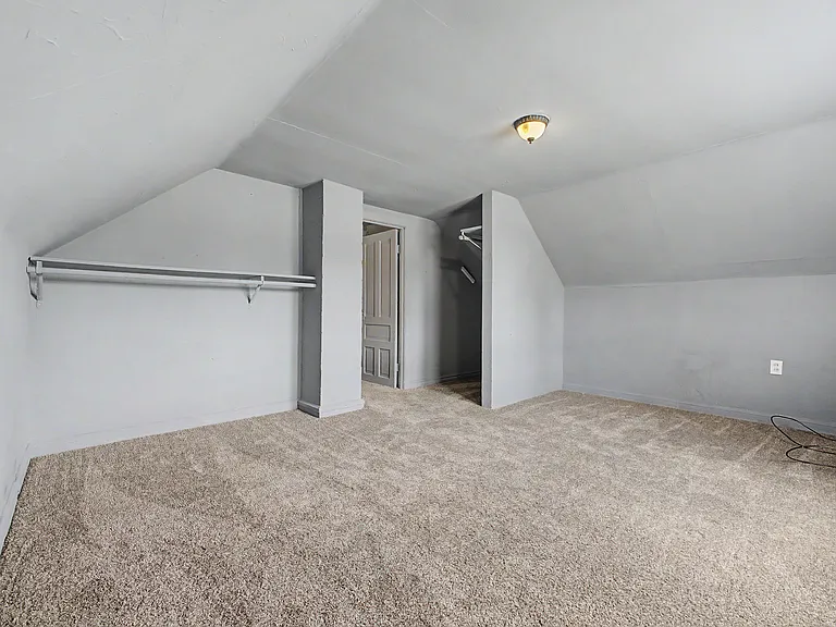 24915 Saint Paul Blvd — Photo 15