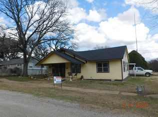 200 N 6th St, Comanche, OK 73529