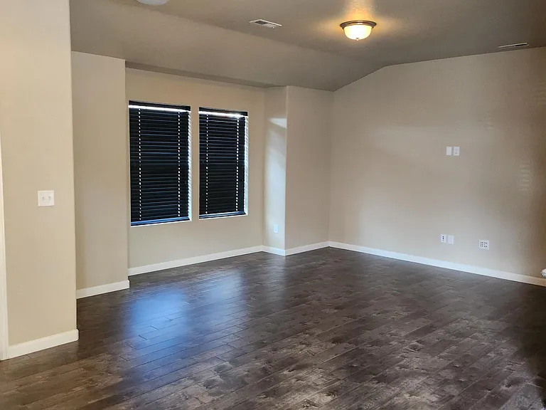 5608 Shamrock Hts — Photo 6