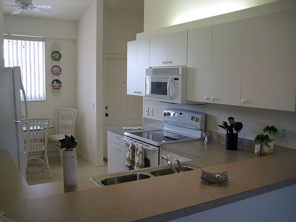 5th image of 421 Valerie Way Unit 203