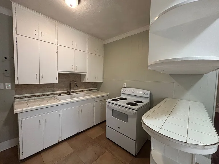 2216 Avenue O 1/2 — Photo 12