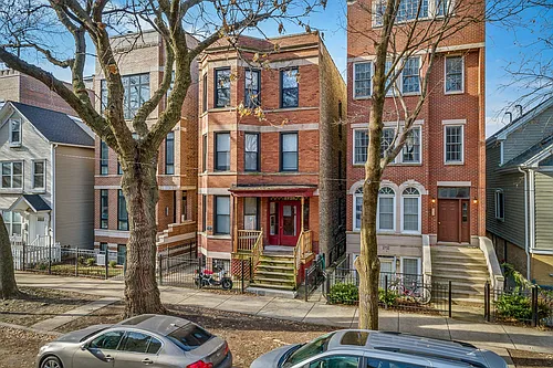 2730 N Wayne Ave Photo 1