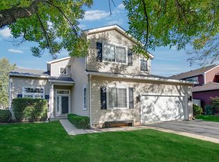 7442 Inglenook Ln, Gurnee, IL 60031