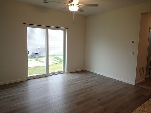 5th image of 39872 Fallbrook Ave