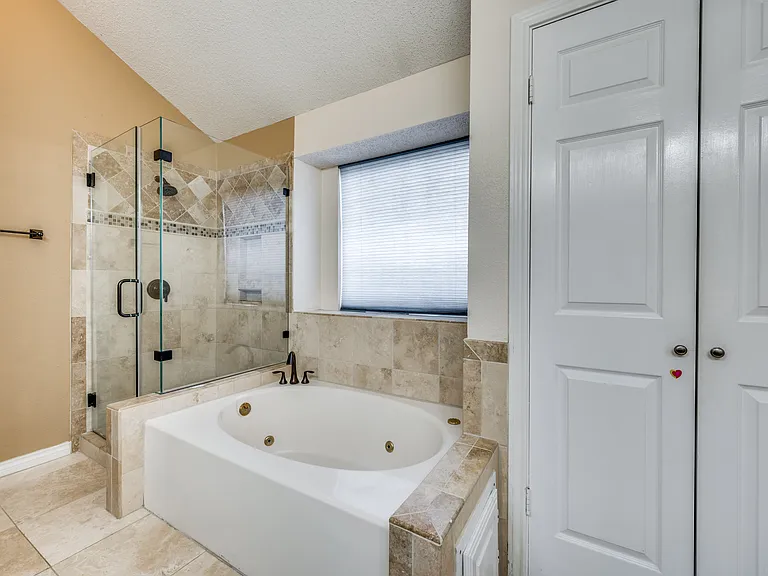 804 Santa Fe Trl — Photo 1