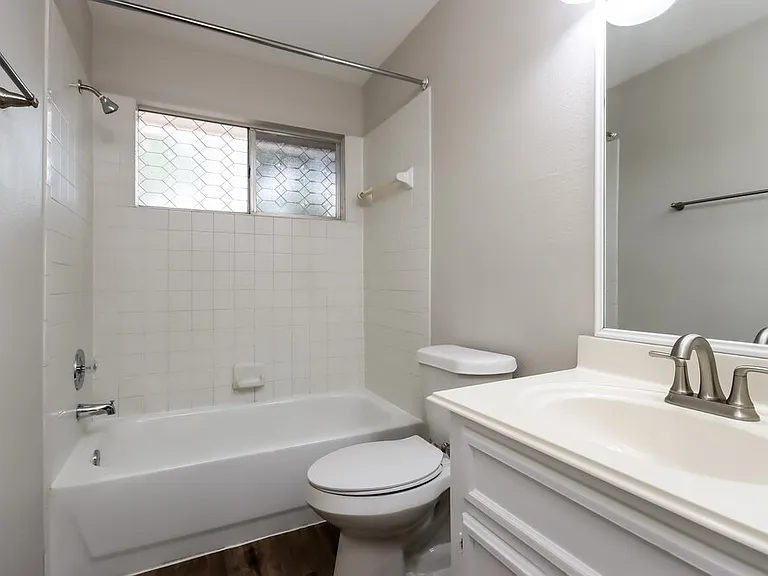 4010 Hunnington Dr — Photo 16